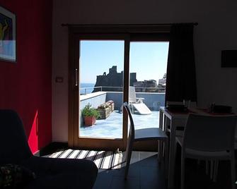 La Terrazza Sul Mare - Aci Castello - Essbereich