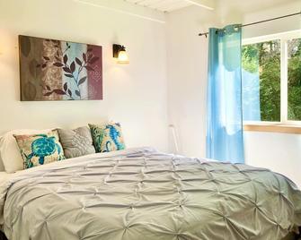 50+ Acre Nature Preserve With Ponds & Meadows: Azul Cottage Retreat - Mendocino - Camera da letto