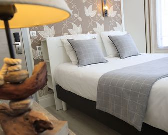 Logis Hotel & Restaurant de la Basilique - Albert - Chambre