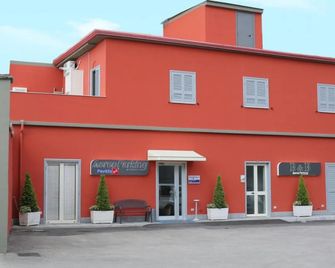 Bed And Breakfast Aereoparking - Nápoles - Edificio