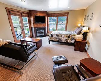 Large Studio Condo With Full Kitchen Ski Now Beautiful Balcony Views Hottub Fireplace - Kellogg - Bedroom