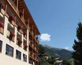 Hotel Pider - La Valle/Wengen - Edificio