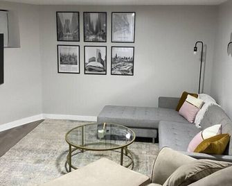 Stylish Urban Retreat 3 Bedroom Newly Re - שיקאגו - סלון