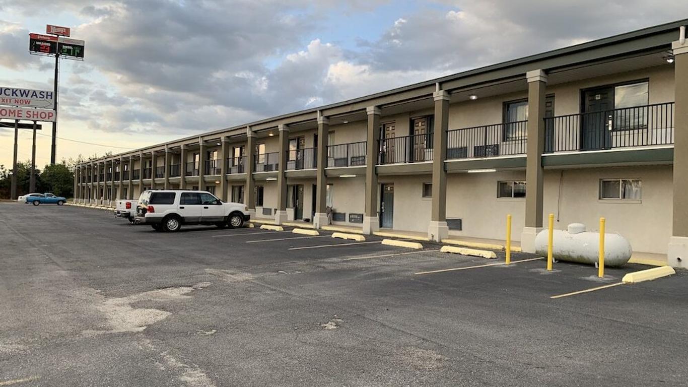 Travelers Inn