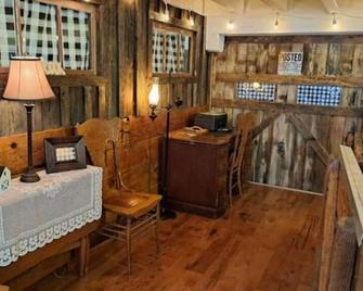 The Stable at Windmill Ridge Farm - Fredonia - Restaurante