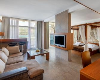 Hunguest Hotel Sun Resort - Herceg Novi - Living room