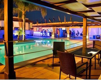 Villa Carlo Resort - מרסאלה - בריכה