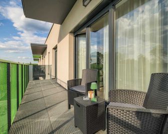Apartament Lawendowa by Noclegi Renters - Tychy - Balkon