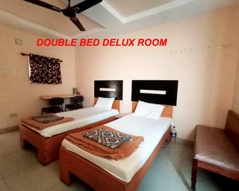 Vrp Guest House - Bhuj - Camera da letto