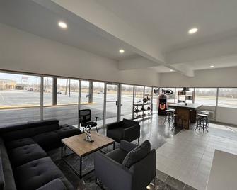 Town Place Studio - Snyder - Lobby