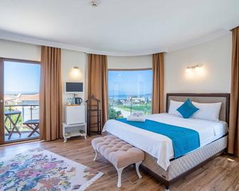 Cunda Giritlioglu Otel - Ayvalik - Bedroom