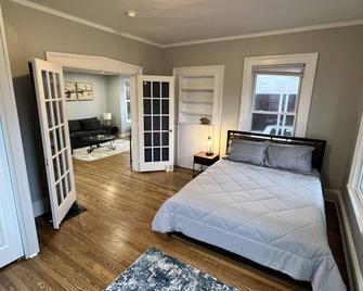 Large Duplex in Town Center - Southington - Bedroom