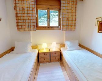 Giant 2 - Sankt Moritz - Habitación