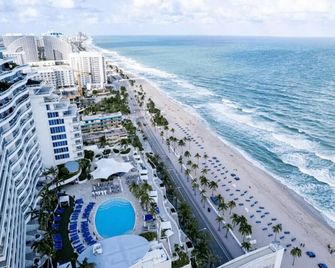 Beachfront Ritz-Carlton Luxury 1br Residence - Fort Lauderdale