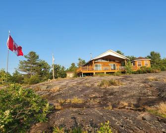 Beautiful Sunsets - Honey Harbour - Edificio
