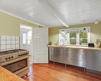 3 bedroom cozy home in Nysted - Nysted - Kitchen