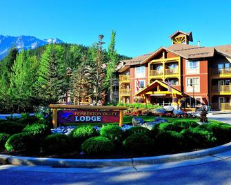 Pemberton Valley Lodge - Pemberton - Building