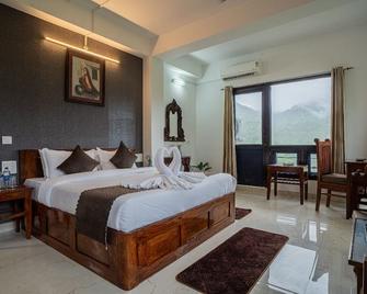Captain Resort - Kasauli - Bedroom