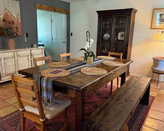 Casa del Sol - Taos - Dining room