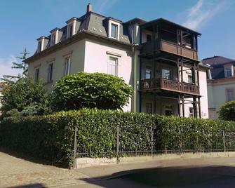150 sqm in Dresden city villa from the Wilhelminian era. - Drezno - Budynek
