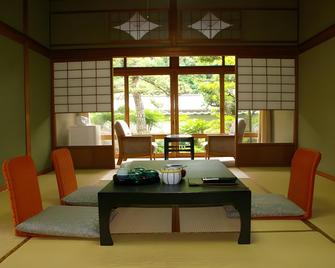 Itaniya - Sakurai - Sala pranzo