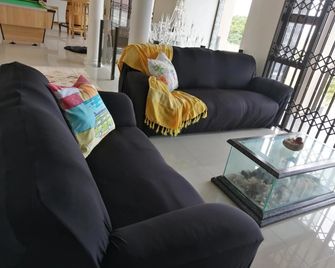 Jojo's Bnb - Mossel Bay - Living room