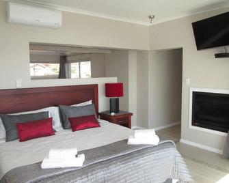 Belle Mer Guest House - Pringle Bay - Schlafzimmer