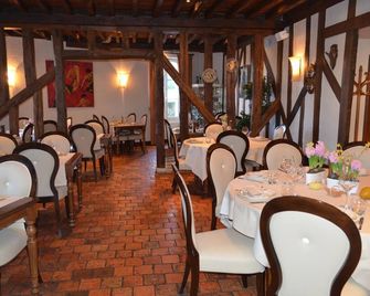 Logis Hôtel Auberge du Cheval Blanc - Yvoy-le-Marron - Restaurante
