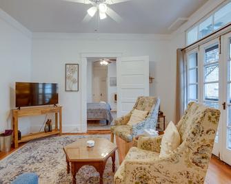 Walkable Savannah Escape in Historic District! - Savannah - Soggiorno