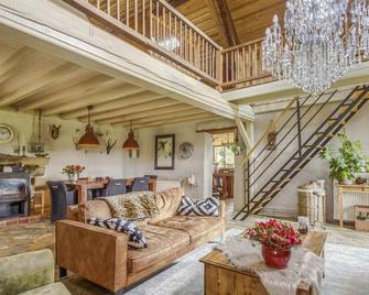 Ancient holiday home with private pool - Buxières-les-Mines - Sala de estar