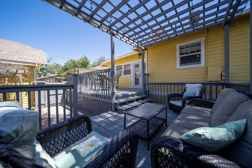 Best Location downtown GJ - Beautifully updated 2 Bedroom! - Grand Junction - Balcony