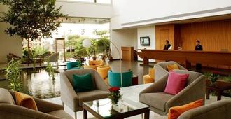 Hotel Parc Estique - Pune - Lobby