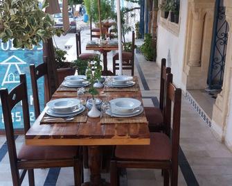 Nice studio in hergla - Hergla - Dining room