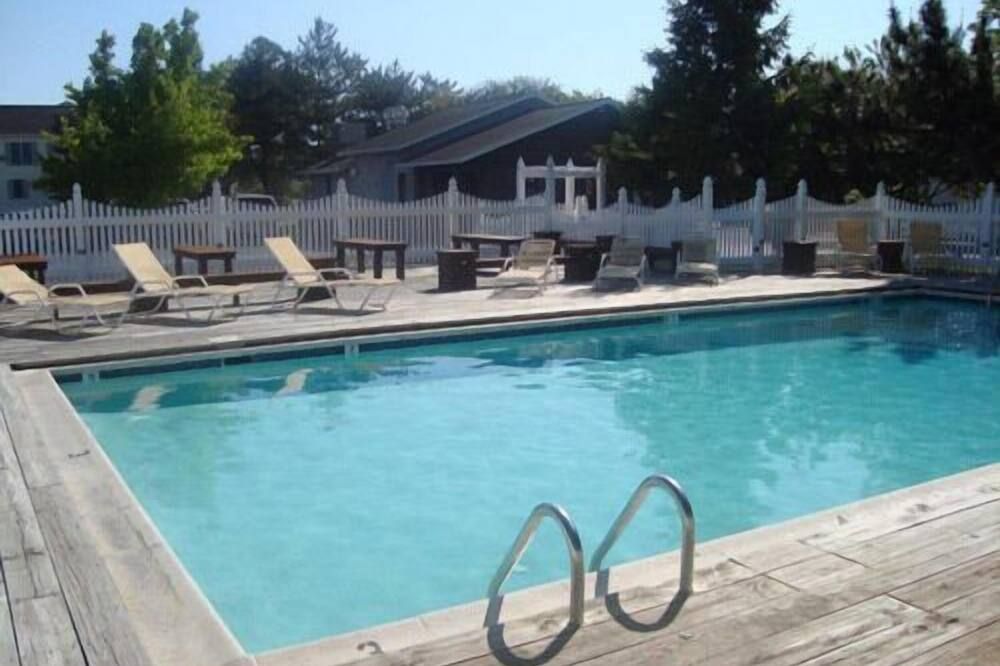 Island Resort - Chincoteague - Pool
