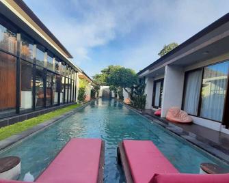 Cozy suite Lagoon Pool view - Denpasar - Piscine