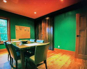 beautiful appointed suite on the chilliwack river valley hobby Farm - Chilliwack