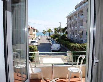 La Villa des Oliviers - Cagnes-sur-Mer - Balcón