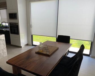 Excelente nueva residencia al norte de Saltillo - Saltillo - Comedor
