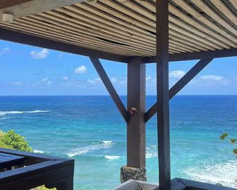 The Sea Cliff Hotel Resort & Spa - Long Bay - Balcony