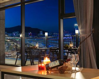 Yeosu Paradise Spa Pension - Yeosu - Balcony