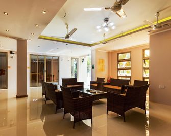 White Sand Lodge at Maafushi - Maafushi - Lobby