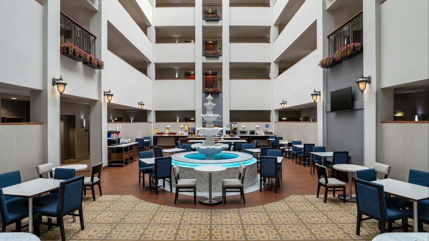 ハンプトン イン & スイーツ ロックビル センター