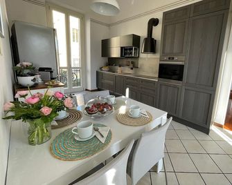 Large, Luxurious Family Apartment In Bie - Biella - Küche