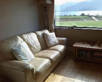Currane Lodge - Waterville - Living room