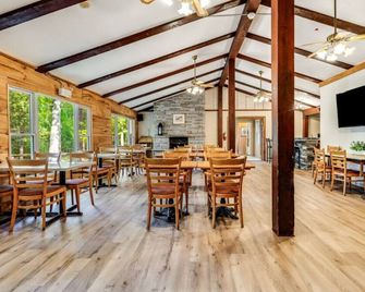 Rare Muskoka Chalet Suite - B5 - Dwight - Restaurant