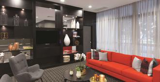 Adina Apartment Hotel Sydney Airport - Mascot - Living room