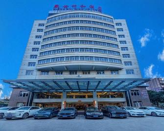 Qujing Yishi Yihe Hotel (Cuifeng Road, Qilin District) - Qujing - Building