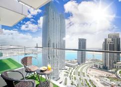 Lux The Dubai Creek View Suite - Dubai - Balcony