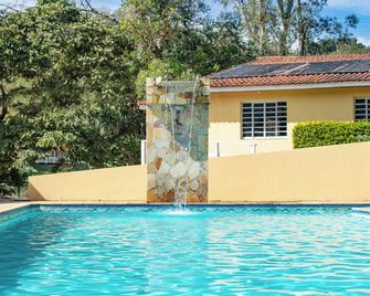 Pousada Vale do Ouro Verde - Serra Negra - Piscina