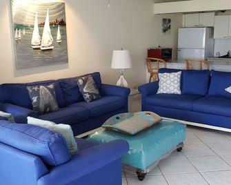 Beachfront Villa in Paradise - Saint Thomas Island - Living room